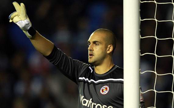Australian goalkeeper Federici signs new Reading deal