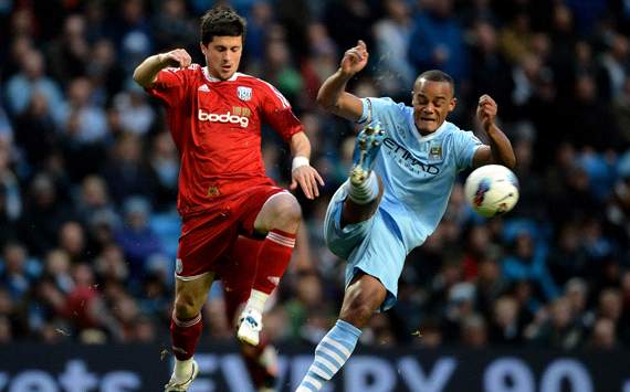 EPL: Shane Long - Vincent Kompany Manchester City v West Bromwich