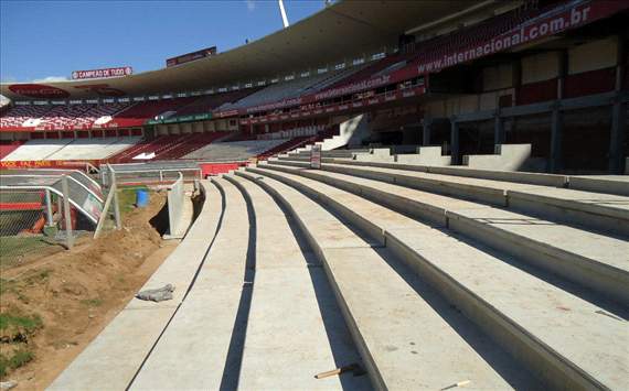 Operários do Beira-Rio fazem paralização por salários melhores