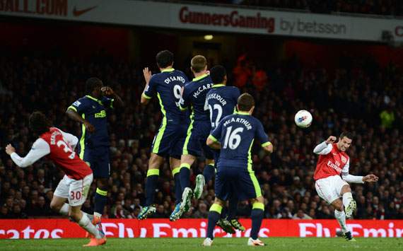 Robin van Persie, Arsenal v Wigan Athletic - Premier League