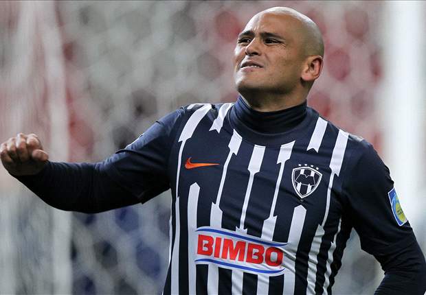 El chileno Humberto Suazo sería el mejor pagado de México