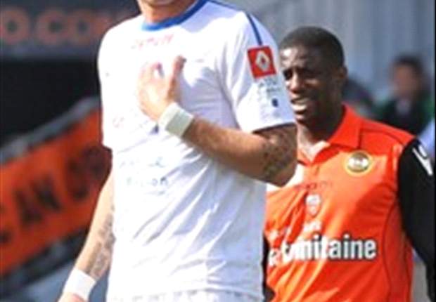 Giroud denies reaching agreement with Arsenal 
