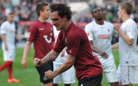 Wolfsburg confirm signing of Pogatetz after Hannover exit