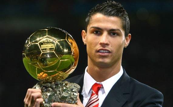 Cristiano Ronaldo with Golden Ball 2008 (Getty Images)