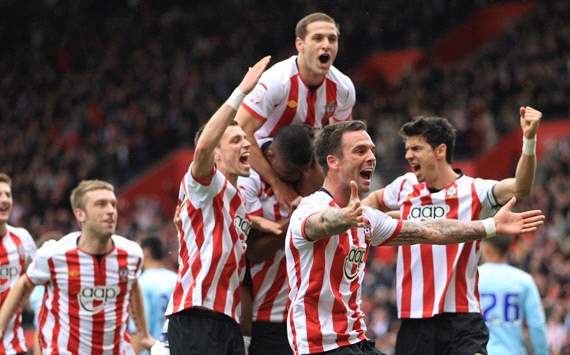 npower Championship: Daniel Fox -Jos Hooiveld, Southampton v Coventry City 