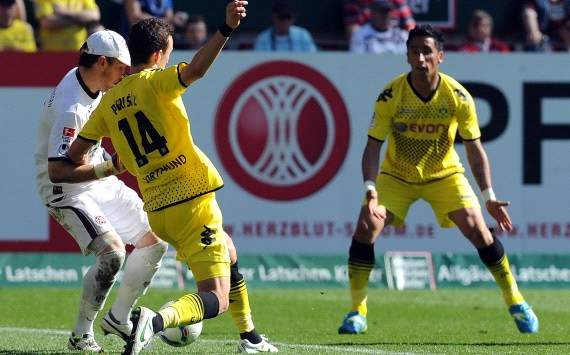 German Bundesliga: 1. FC Kaiserslautern - Borussia Dortmund, Tobias Sippel, Ivan Perisic