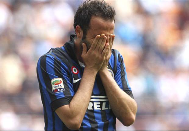 Napoli e Inter vogliono venirsi incontro: scambio di prestiti Gargano-Pazzini? Ma il bomber aspetta il Milan che offre 'Fantantonio'