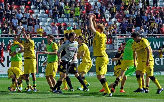 Borussia Dortmund celebrating
