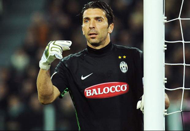 La Coppa Italia la vedrà dalla panchina, ma per il futuro Buffon vuole essere sempre più protagonista: "Con la Juve possiamo raggiungere obiettivi importanti". E sui 30 scudetti...