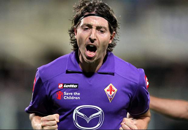 AC Milan coach Allegri confirms signing of Montolivo for 2012-13 season