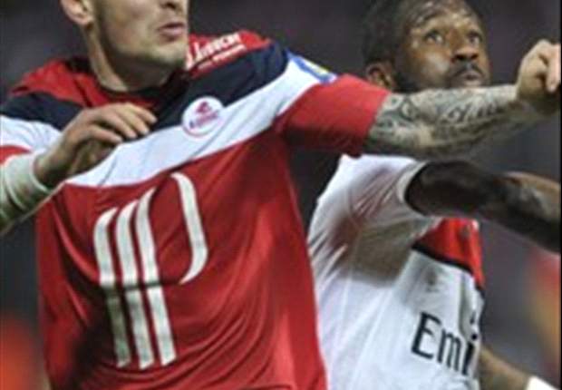 Lille defender Debuchy favours English move