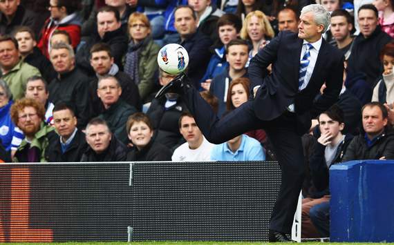 Mark Hughes Lega QPR Masih 'Selamat'