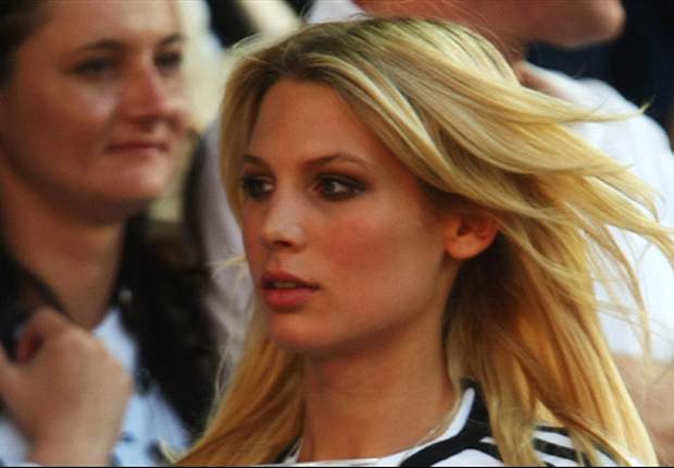 Shakira, Sara Carbonero & the Top 10 WAGs of Euro 2012