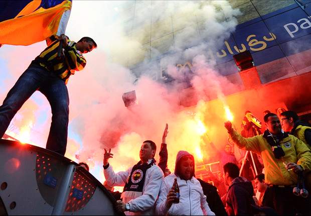 Fenerbahce to play six home games in front of only women and children