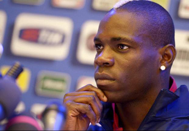 Balotelli: I would reject Milan to stay with Manchester City