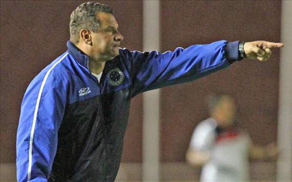 Celso Roth prevê que São Paulo será adversário difícil mesmo sem técnico