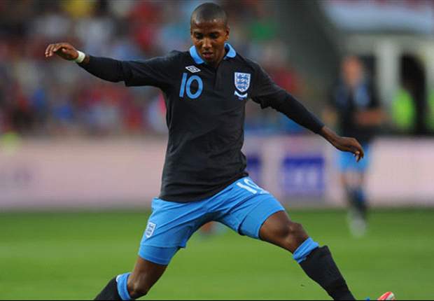 Ashley Young Tunjukkan Indikasi Pulih
