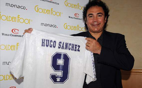 Hugo Sanchez poses with Real Madrid jersey