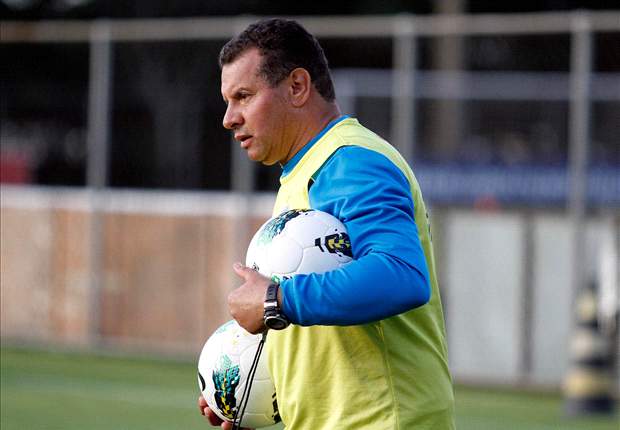 Apesar das dificuldades, Celso Roth acredita em vitória sobre Vasco