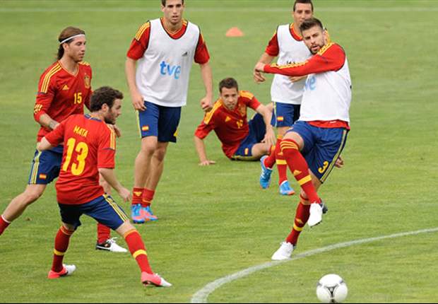 Pique denies rift with Ramos and former Barcelona boss Guardiola