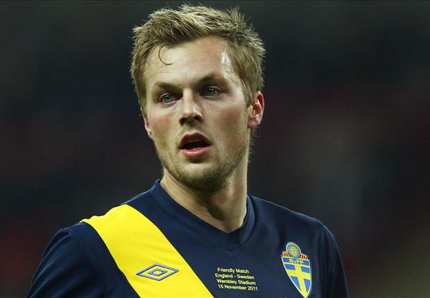 Larsson hoping to open new Sweden home with England victory