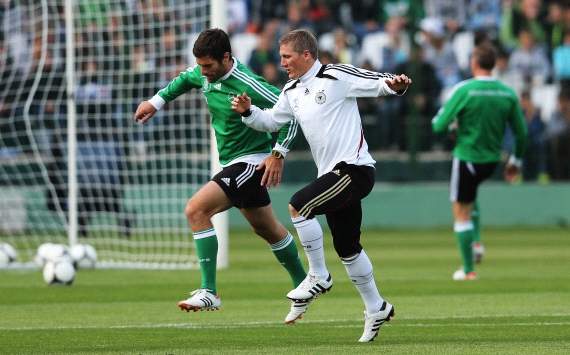 Schweinsteiger resumes training for Germany ahead of Euro 2012