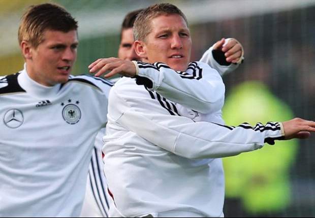 Germany to bench Schweinsteiger for Netherlands clash - report