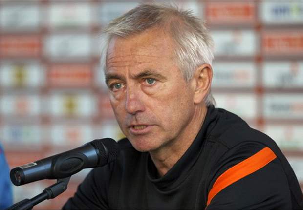 Netherlands coach Van Marwijk vows to go for broke against Portugal