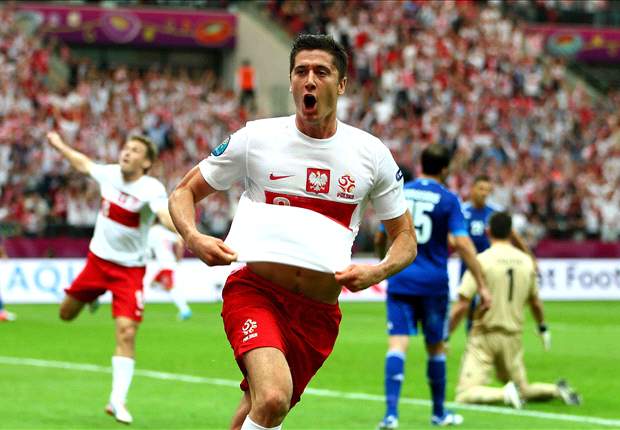 Lewandowski coy on Manchester United rumours