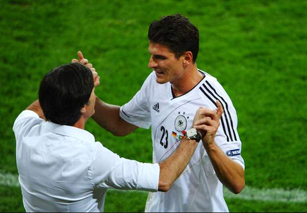 Lehmann: Beware Gomez who has the monkey off his back & Van Persie must receive better service