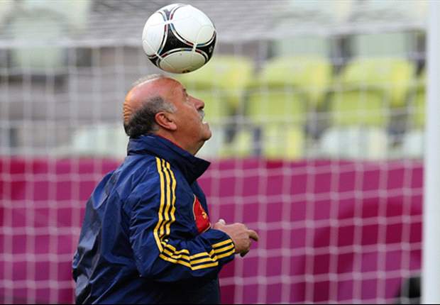 Del Bosque defends decision to utilise false nine against Italy