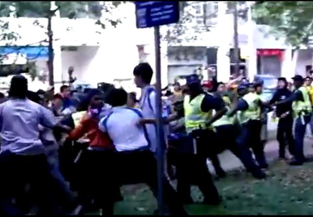 Sequence of events in the scuffle between Singapore and Malaysia fans before the first leg of the Causeway Challenge