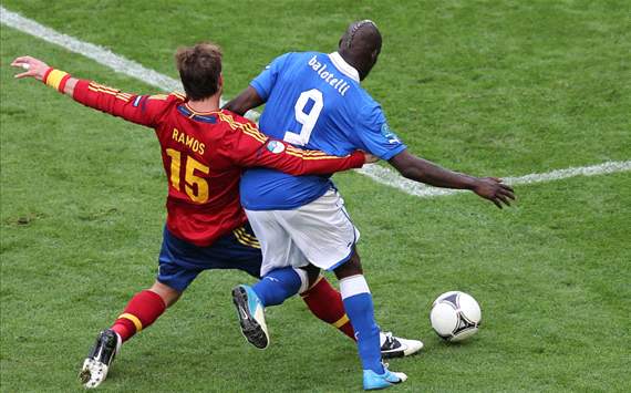 Sergio Ramos - Balotelli, Spain Vs. Italy