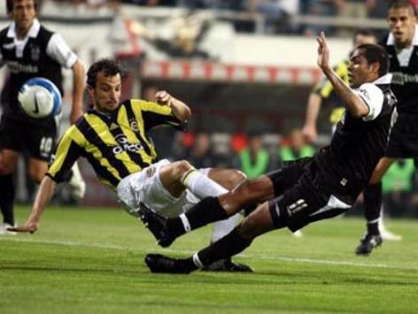Turkcell Süper Lig: Mert Nobre (Beşiktaş) - Edu (Fenerbahçe) (bjk.com.tr)