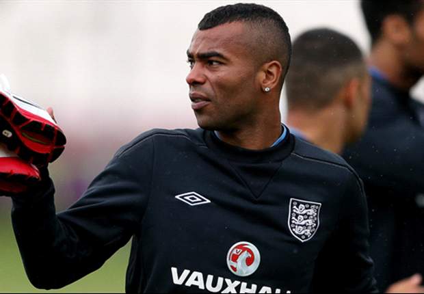 Ashley Cole available for England selection after apologizing to FA chairman for Twitter rant