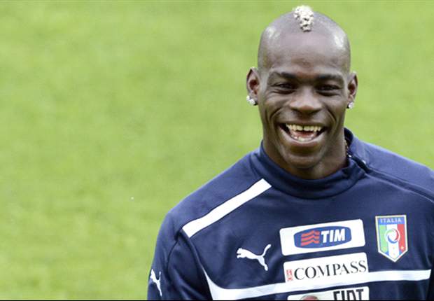 Balotelli limps out of training and could miss Ireland game - report
