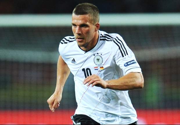 Podolski hopeful Van Persie will stay at Arsenal