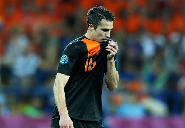 Wenger: 'Perfect' Van Persie's lack of goals for Netherlands is down to his team-mates