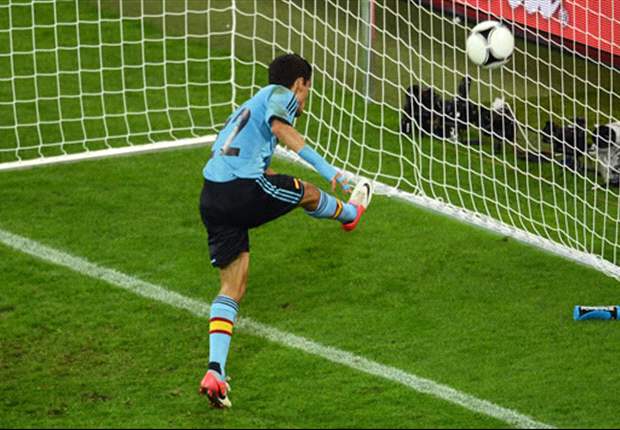 Jesus Navas waves away Mourinho coach award complaints