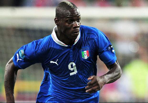 Balotelli involved in confrontation with paparazzi - report