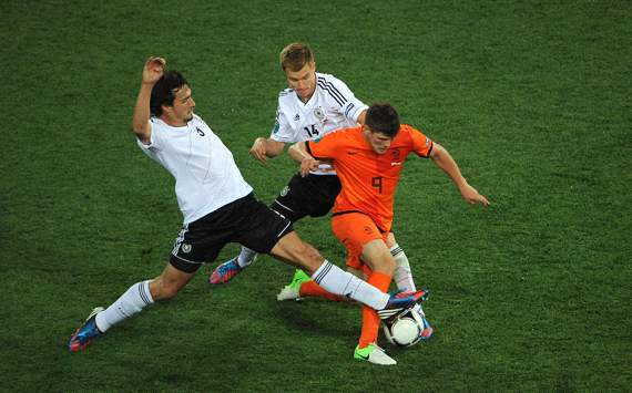 Klaas-Jan Huntelaar: Belanda Bakal Atasi Jerman