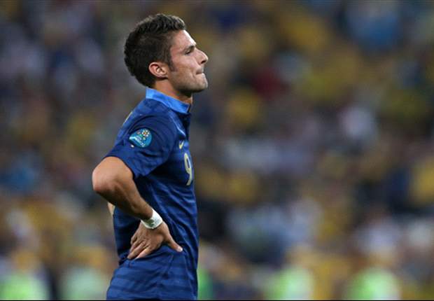 Arsenal fecha com atacante Giroud 