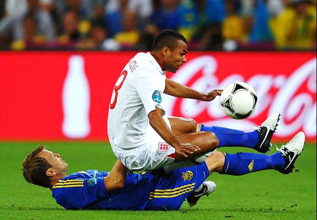 Not even Messi and Cristiano Ronaldo have got the better of Ashley Cole, says Lampard