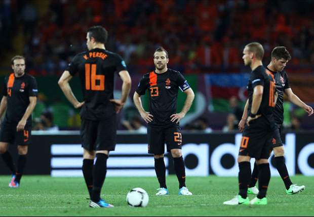 Derksen slams Van Persie, Afellay & Van der Wiel behaviour in Netherlands camp