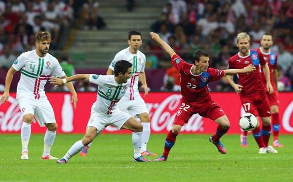 UEFA EURO 2012, Czech Republic v Portugal, Joao Moutinho; Vladimir Darida