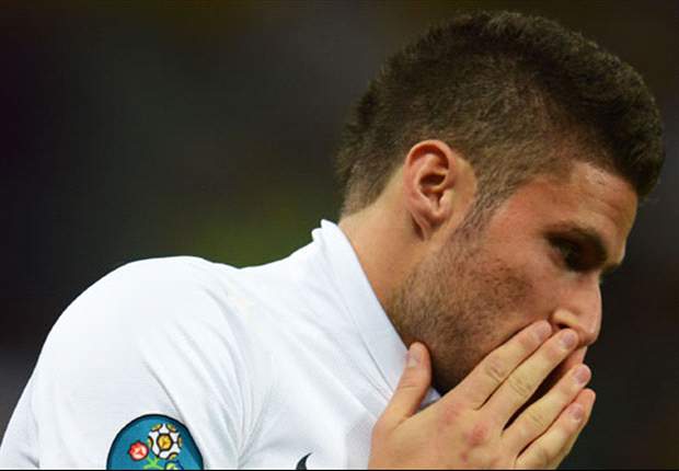 Arsenal striker Giroud: French players losing their Euro 2012 bonus is no disaster