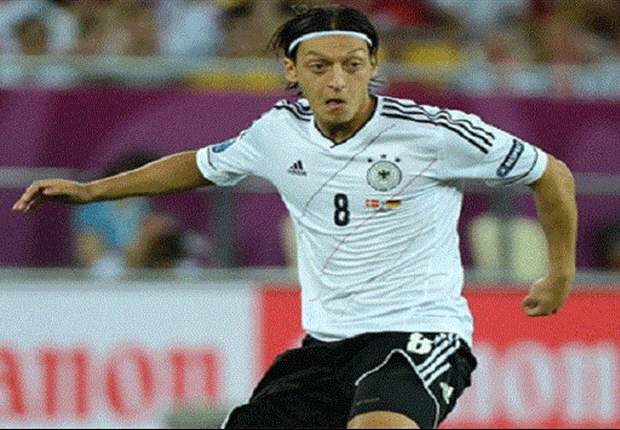 Ozil warns Germany team-mates against complacency