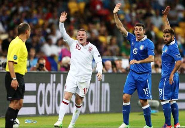 'The media will always find scapegoats' - Robson defends Rooney from Euro 2012 criticism