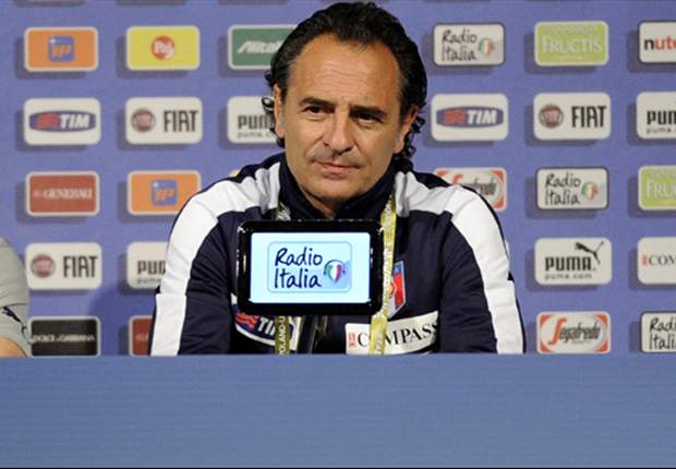 Scommessopoli, Prandelli non ha nessuna intenzione di prendere il posto a Conte: "Resto ad allenare la Nazionale, spero che lui rimanga alla Juve"