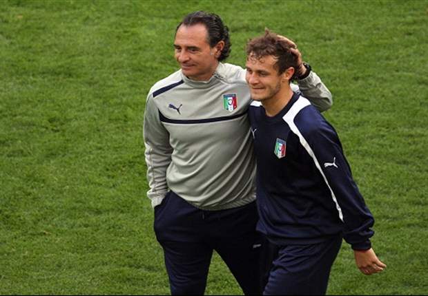 Prandelli prepara l'Italia anti-Germania, due le novità rispetto all'Inghilterra: Diamanti insidia Cassano, Chiellini brucia le tappe e fa 'tremare' Balzaretti